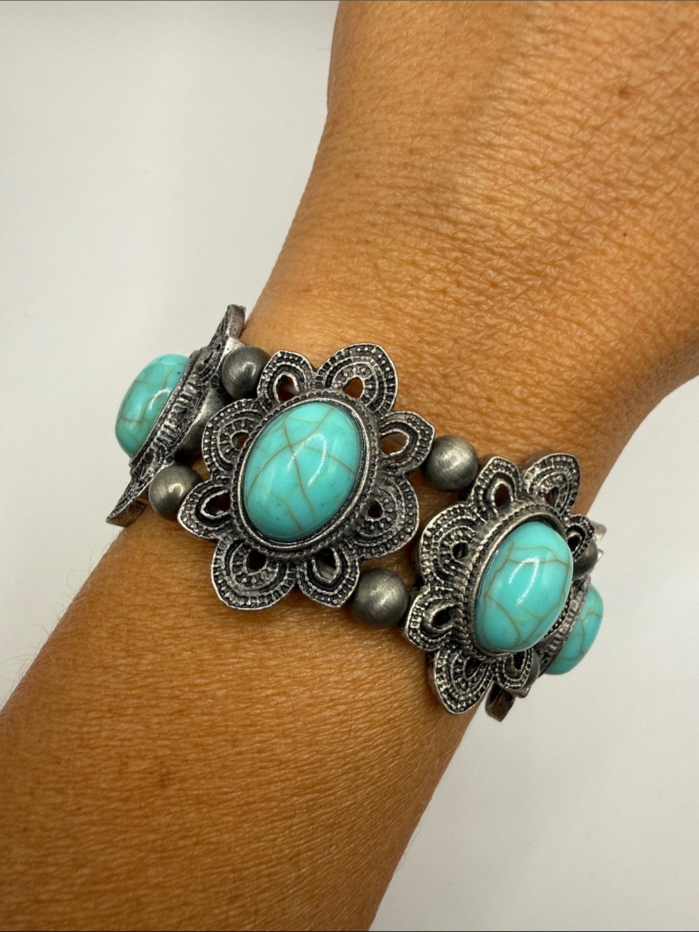 Vintage Southwestern Silver Tone Turquoise Blue Bangle Cuff Statement Bracelet